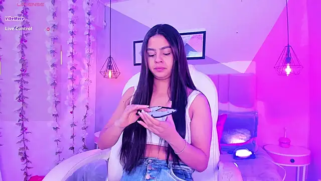 Bella walker  online show from 17, 12, 2025