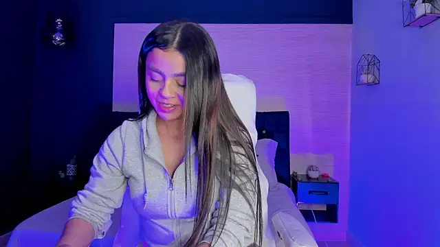 Bella walker  online show from 8, 4, 2026