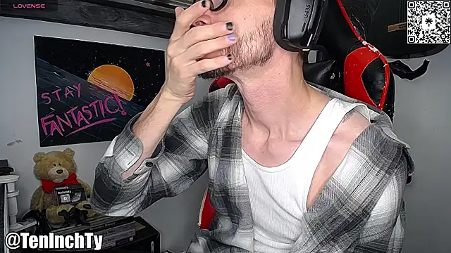 Snapshot of teninchty chatting on 5, 11, 2025 teninchty online show from 5, 11, 2025