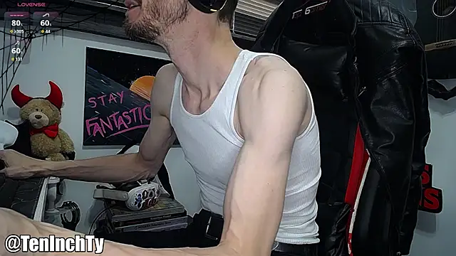 Snapshot of teninchty chatting on 25, 10, 2025 teninchty online show from 25, 10, 2025