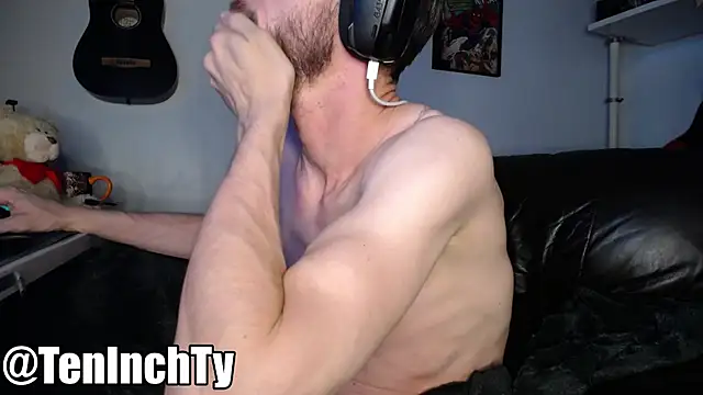 Snapshot of teninchty chatting on 19, 7, 2026 teninchty online show from 19, 7, 2026