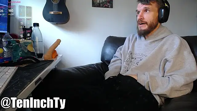 Snapshot of teninchty chatting on 21, 7, 2026 teninchty online show from 21, 7, 2026