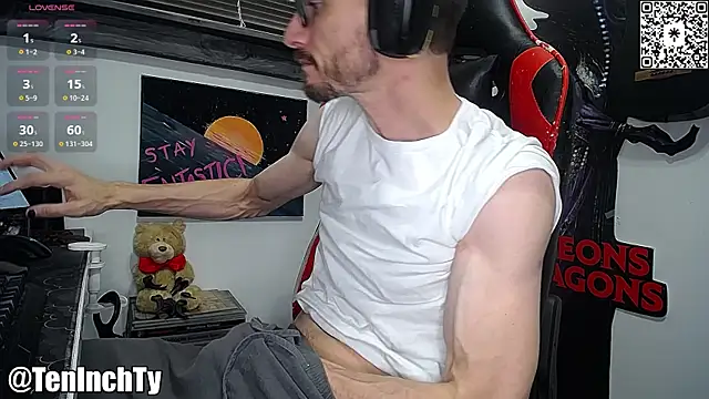 Snapshot of teninchty chatting on 3, 11, 2025 teninchty online show from 3, 11, 2025