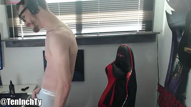 Snapshot of teninchty chatting on 25, 11, 2025 teninchty online show from 25, 11, 2025