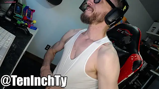 Snapshot of teninchty chatting on 19, 5, 2026 teninchty online show from 19, 5, 2026