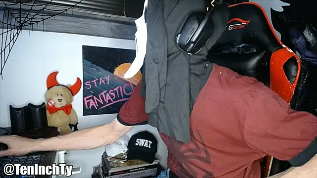 Snapshot of teninchty chatting on 18, 10, 2025 teninchty online show from 18, 10, 2025