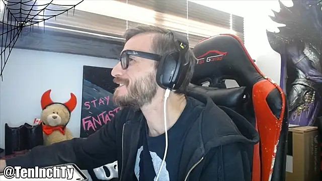 Snapshot of teninchty chatting on 14, 10, 2025 teninchty online show from 14, 10, 2025