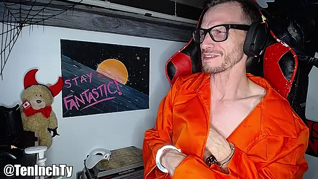 Snapshot of teninchty chatting on 19, 10, 2025 teninchty online show from 19, 10, 2025