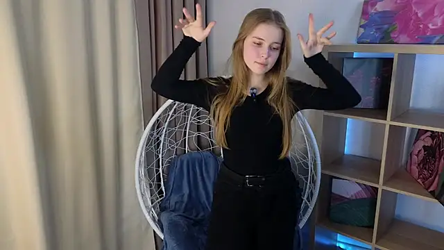 TaiteHankins online show from 20, 2, 2025