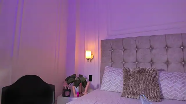 Snapshot of JasmineRoss_1 chatting on 28, 10, 2025 JasmineRoss 1 online show from 28, 10, 2025