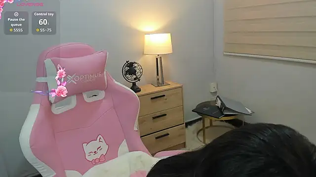 JasmineRoss 1 online show from 15, 4, 2026