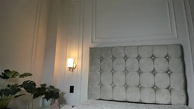 Snapshot of JasmineRoss_1 chatting on 25, 10, 2025 JasmineRoss 1 online show from 25, 10, 2025