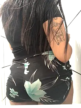 Snapshot of gatinha_18 chatting on 4, 11, 2025 gatinha 18 online show from 4, 11, 2025