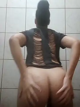 Snapshot of gatinha_18 chatting on 10, 11, 2025 gatinha 18 online show from 10, 11, 2025