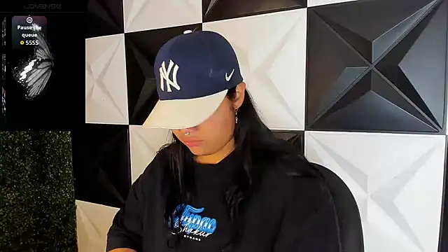 melany rouse18 online show from 25, 10, 2025