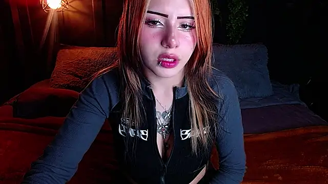Snapshot of fyreandfox_ chatting on 7, 6, 2026 fyreandfox online show from 7, 6, 2026