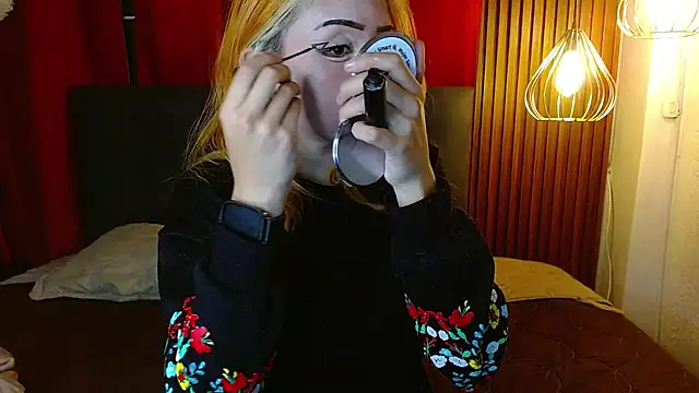 fyreandfox  online show from 4, 4, 2026