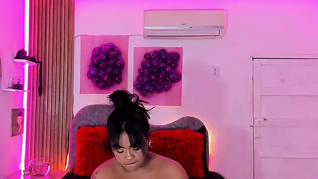 Snapshot of Dahiana_Giil chatting on 13, 7, 2026 Dahiana Giil online show from 13, 7, 2026