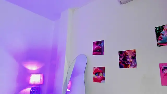 Snapshot of naomy_68 chatting on 24, 10, 2025 naomy 68 online show from 24, 10, 2025