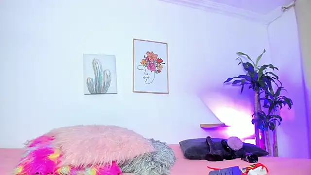 Snapshot of naomy_68 chatting on 19, 3, 2025 naomy 68 online show from 19, 3, 2025