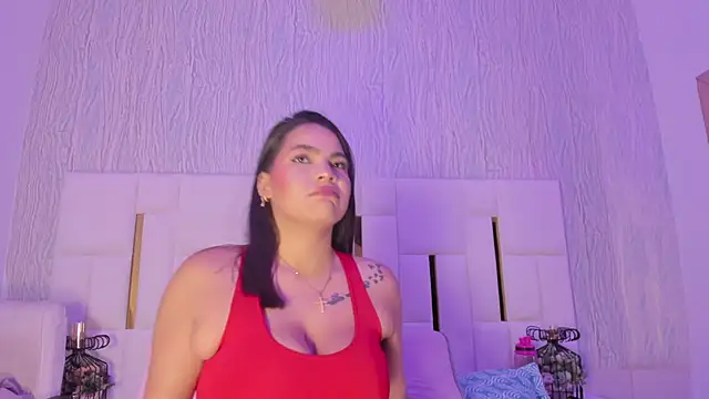 hillary uckerman  online show from 28, 10, 2025