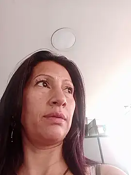 Aisha Nowak online show from 9, 1, 2026