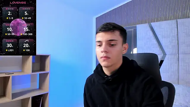 Snapshot of JacobRoberts1 chatting on 14, 11, 2025 JacobRoberts1 online show from 14, 11, 2025