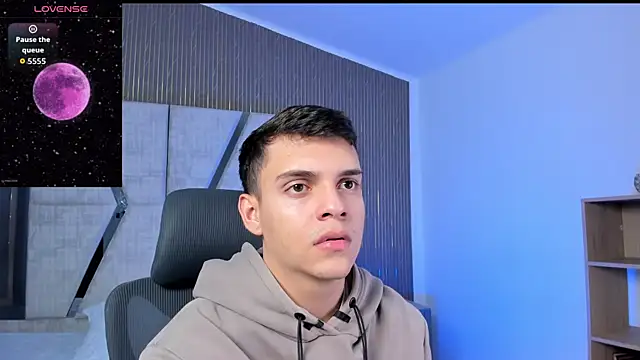 Snapshot of JacobRoberts1 chatting on 13, 11, 2025 JacobRoberts1 online show from 13, 11, 2025