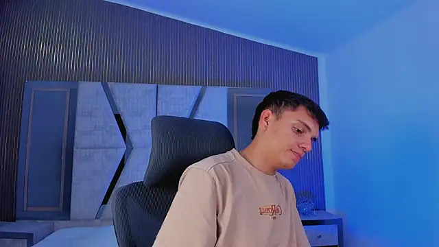 Snapshot of JacobRoberts1 chatting on 18, 10, 2025 JacobRoberts1 online show from 18, 10, 2025