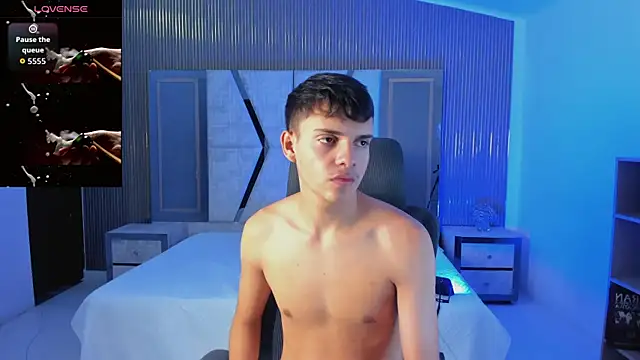 Snapshot of JacobRoberts1 chatting on 15, 10, 2025 JacobRoberts1 online show from 15, 10, 2025