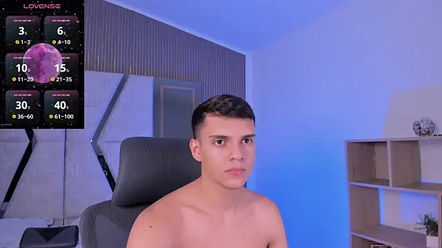 Snapshot of JacobRoberts1 chatting on 5, 11, 2025 JacobRoberts1 online show from 5, 11, 2025