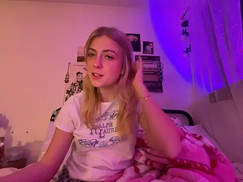 Snapshot of sinfulblonde1 chatting on 28, 2, 2025 sinfulblonde1 online show from 28, 2, 2025