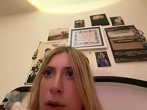 Snapshot of sinfulblonde1 chatting on 27, 2, 2025 sinfulblonde1 online show from 27, 2, 2025