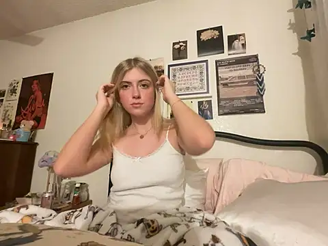 Snapshot of sinfulblonde1 chatting on 24, 2, 2025 sinfulblonde1 online show from 24, 2, 2025