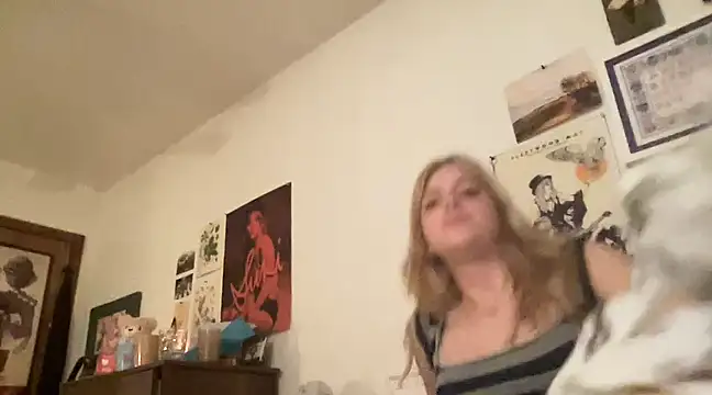 Snapshot of sinfulblonde1 chatting on 17, 2, 2025 sinfulblonde1 online show from 17, 2, 2025