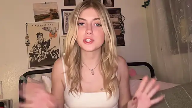 Snapshot of sinfulblonde1 chatting on 16, 3, 2025 sinfulblonde1 online show from 16, 3, 2025