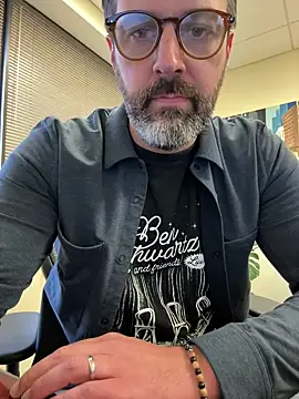 plaintreebull online show from 2, 4, 2026