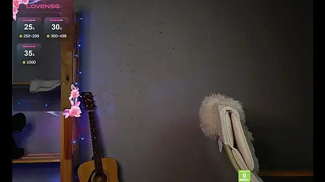 Foxy-Flame online show from 5, 3, 2025