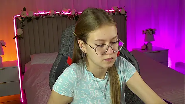 EveMundie online show from 25, 10, 2025