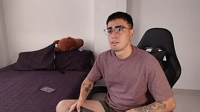 Snapshot of Andy_shaaw chatting on 24, 2, 2025 Andy shaaw online show from 24, 2, 2025