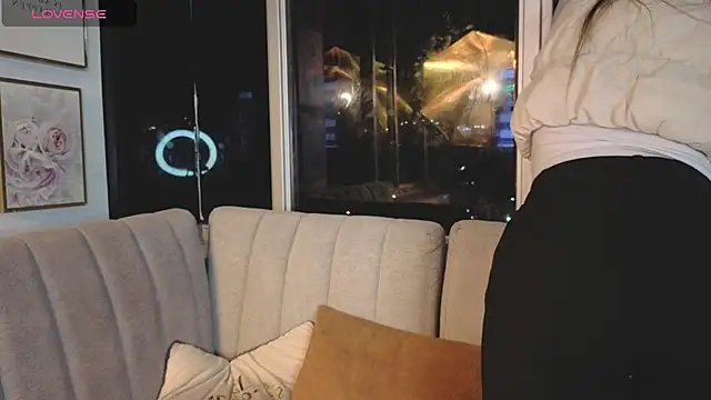 Snapshot of Ivanna_West chatting on 7, 5, 2026 Ivanna West online show from 7, 5, 2026