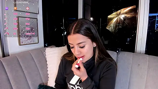 Snapshot of Ivanna_West chatting on 9, 7, 2026 Ivanna West online show from 9, 7, 2026