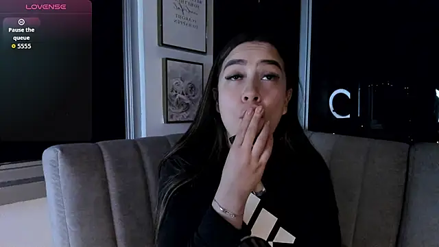 Snapshot of Ivanna_West chatting on 26, 6, 2026 Ivanna West online show from 26, 6, 2026
