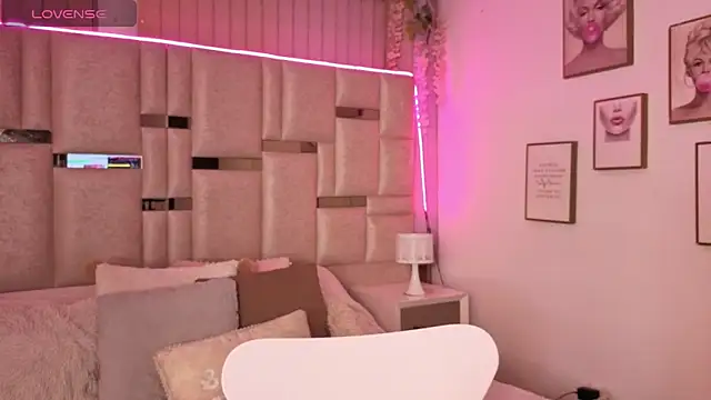 Ivanna West online show from 22, 2, 2026