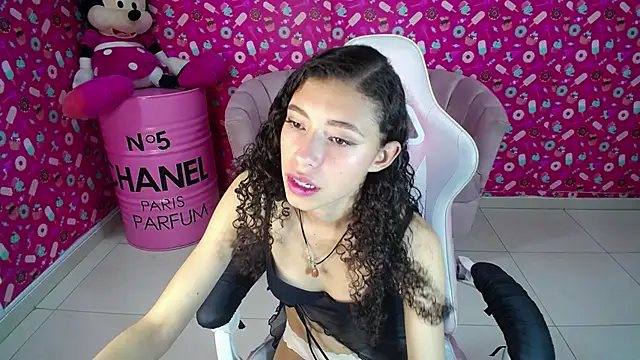danatella a online show from 24, 2, 2025