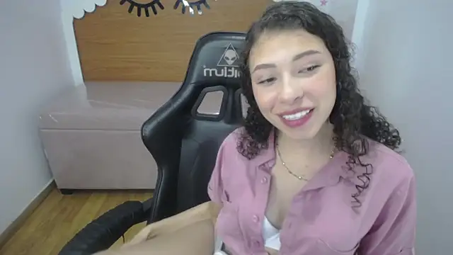 danatella a online show from 18, 9, 2025