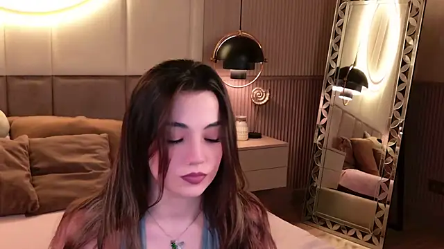 Alice Deleon online show from 11, 10, 2025