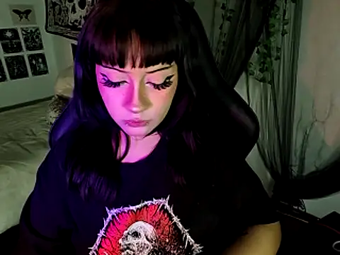 Snapshot of blue_katt chatting on 15, 11, 2025 blue katt online show from 15, 11, 2025