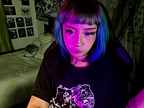 Snapshot of blue_katt chatting on 27, 10, 2025 blue katt online show from 27, 10, 2025