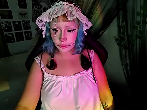 Snapshot of blue_katt chatting on 18, 10, 2025 blue katt online show from 18, 10, 2025